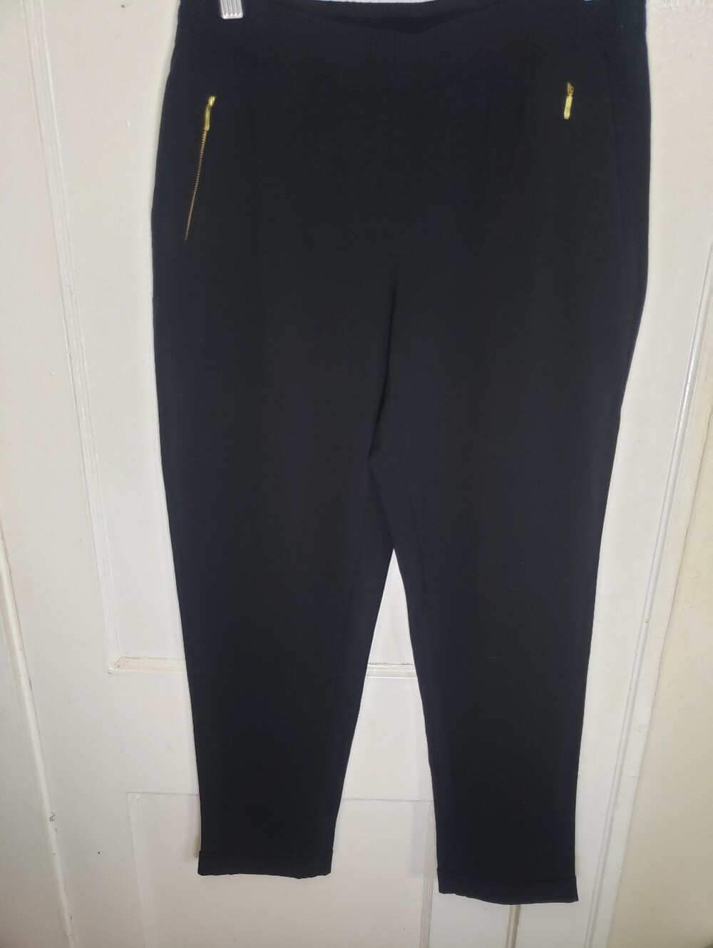 Chico's Size 0.5 Black Pull On Slim Ankle Pants Womens Size Small M Gold Zippers